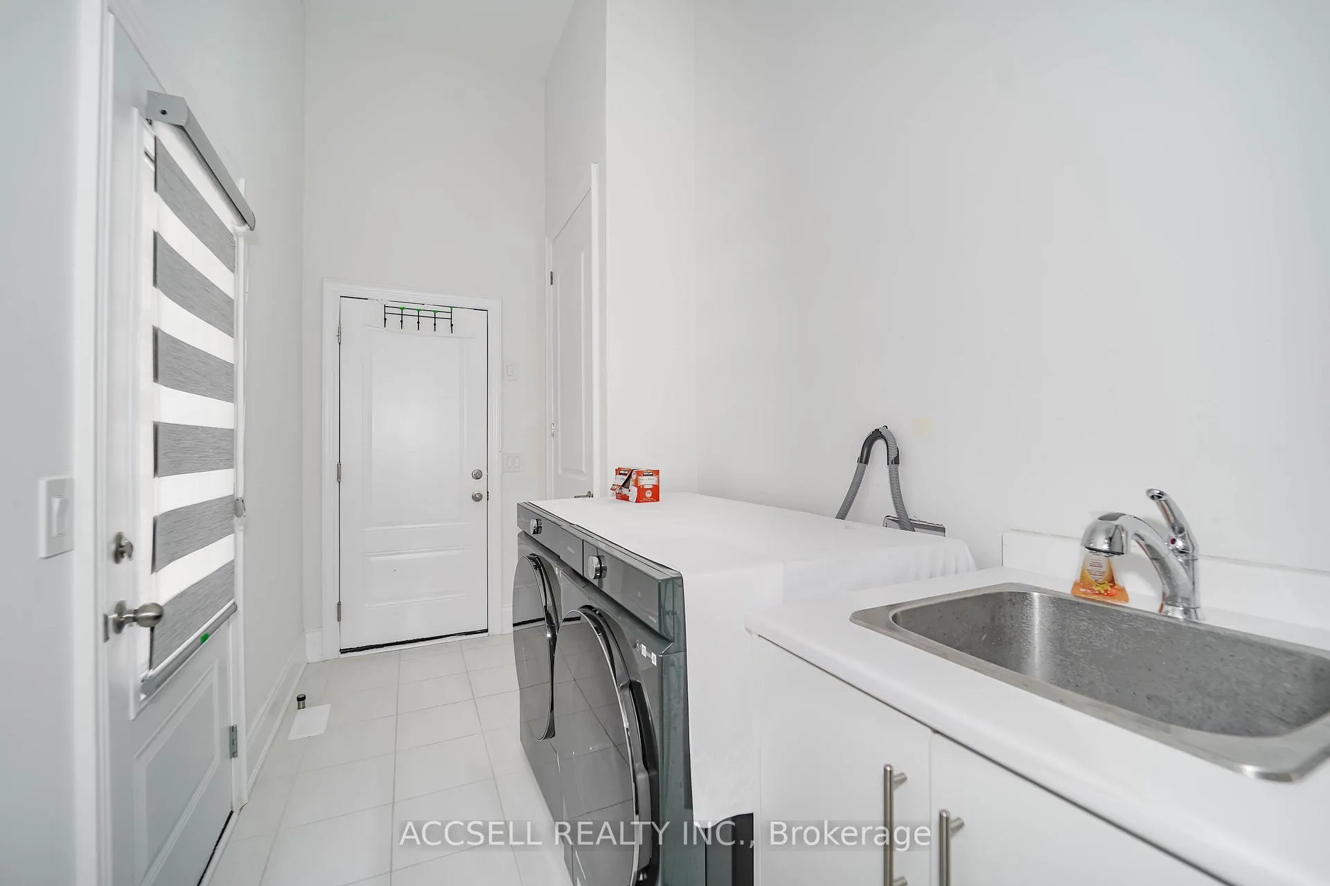 Photo 21 of 95 James Walker Avenue, Caledon, Caledon East — HOMEH