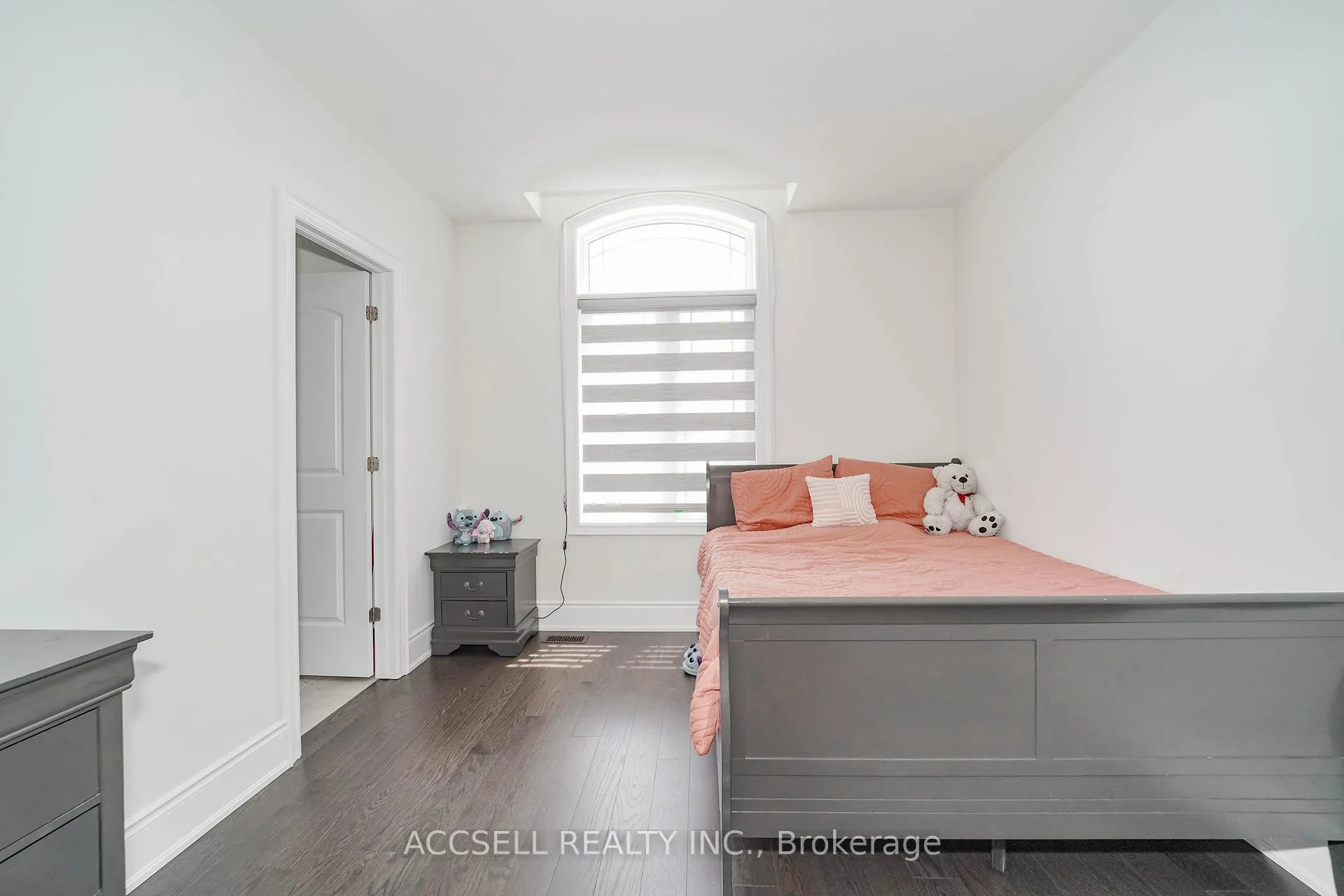 Photo 34 of 95 James Walker Avenue, Caledon, Caledon East — HOMEH