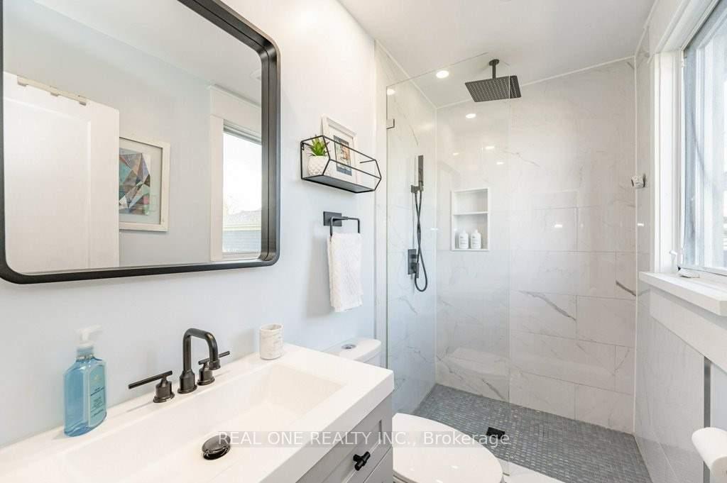 Photo 17 of 2321 Sharron Street, Burlington, Brant — HOMEH