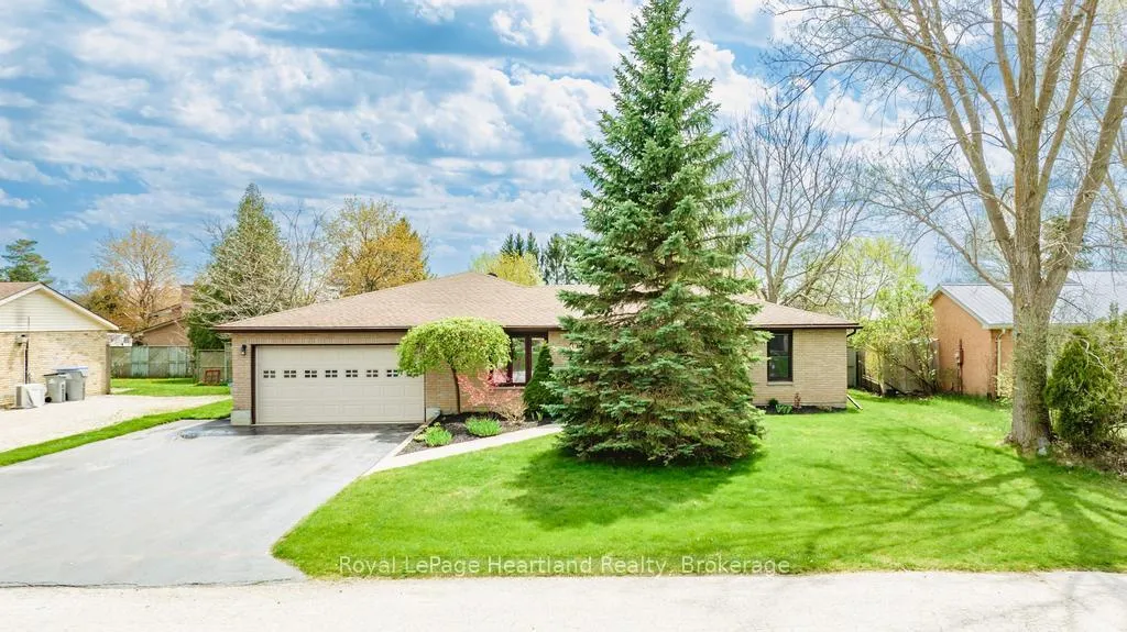 Photo 1 of 4 Ducharme Crescent, Bluewater, Bayfield — HOMEH