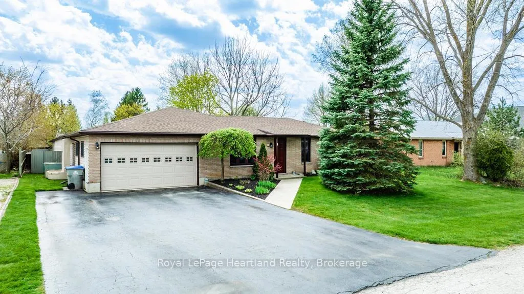Photo 2 of 4 Ducharme Crescent, Bluewater, Bayfield — HOMEH