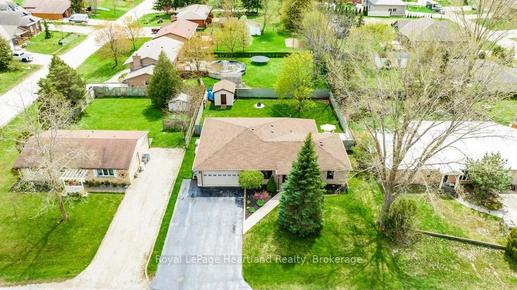 Photo 3 of 4 Ducharme Crescent, Bluewater, Bayfield — HOMEH