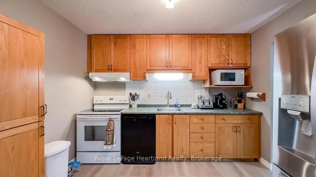 Photo 9 of 4 Ducharme Crescent, Bluewater, Bayfield — HOMEH