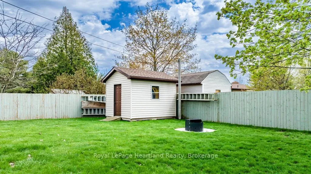 Photo 39 of 4 Ducharme Crescent, Bluewater, Bayfield — HOMEH