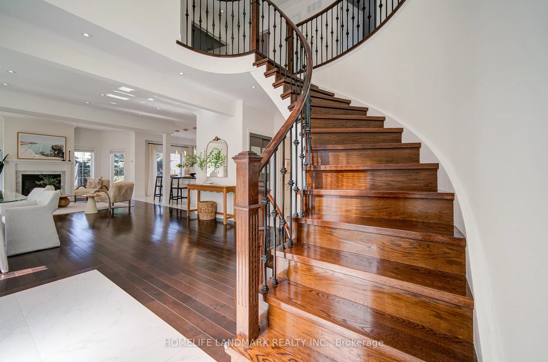 Photo 4 of 282 Manhattan Drive, Markham, Markville — HOMEH