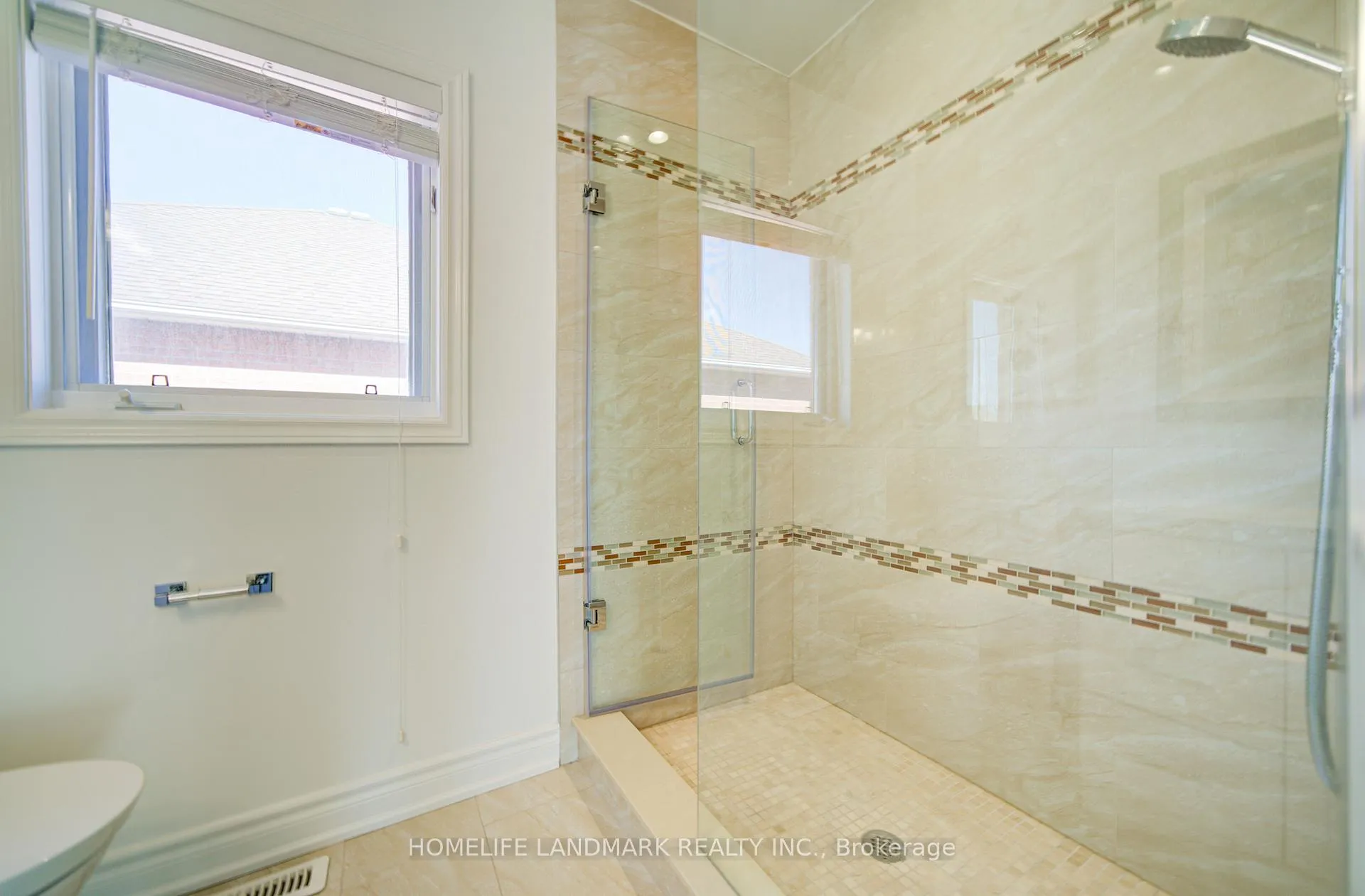 Photo 35 of 282 Manhattan Drive, Markham, Markville — HOMEH