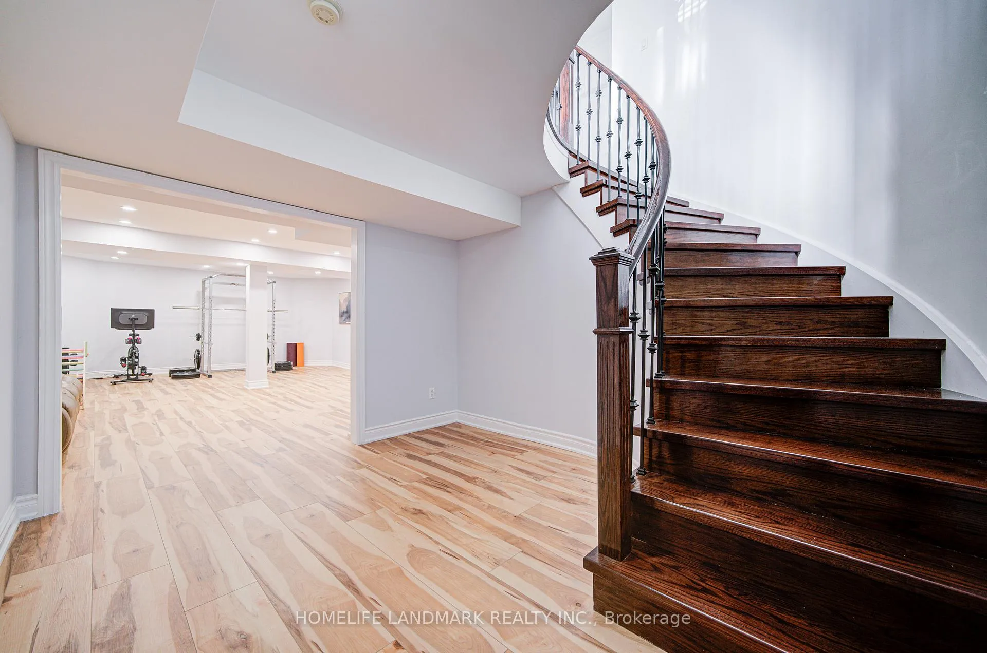 Photo 39 of 282 Manhattan Drive, Markham, Markville — HOMEH