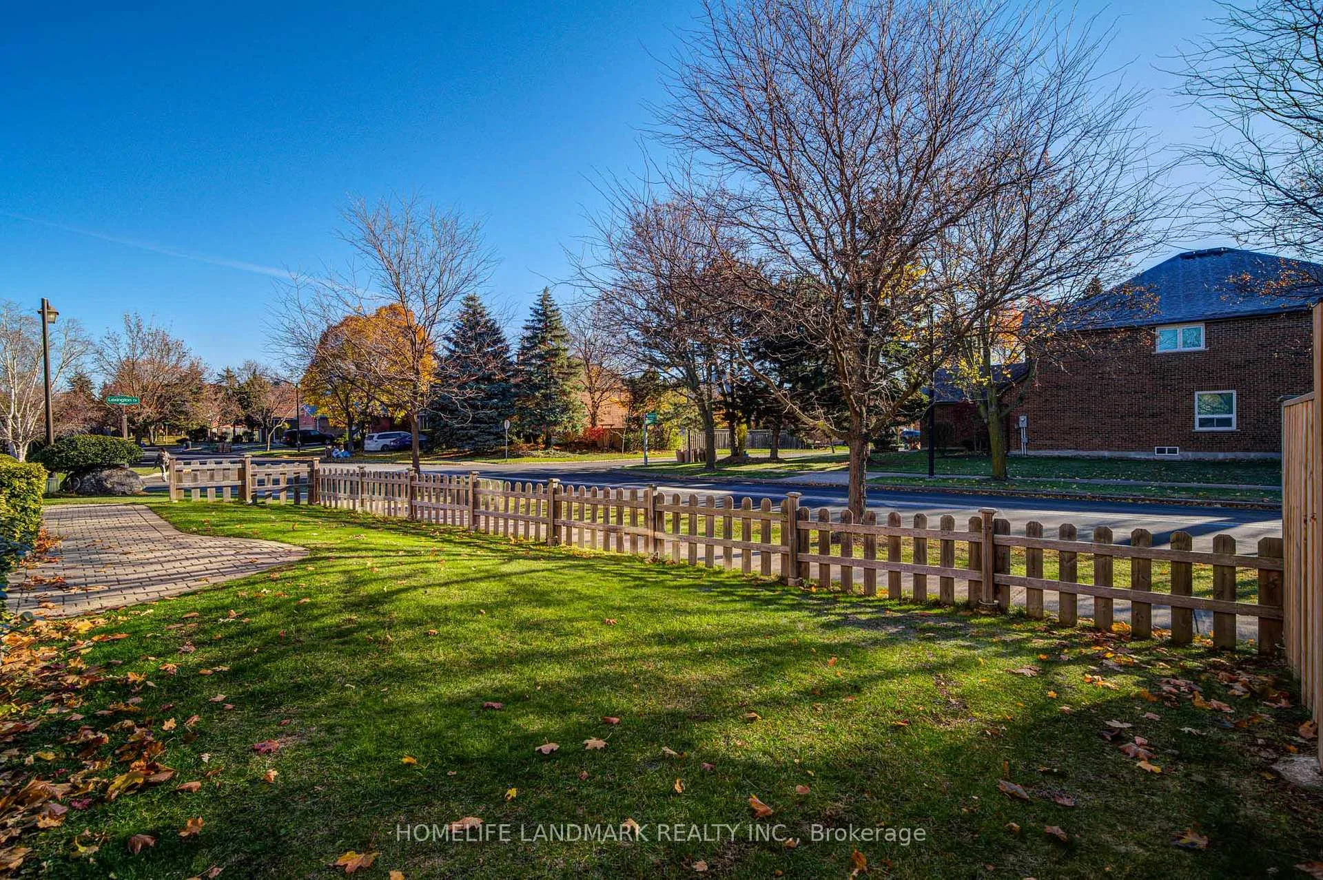 Photo 49 of 282 Manhattan Drive, Markham, Markville — HOMEH