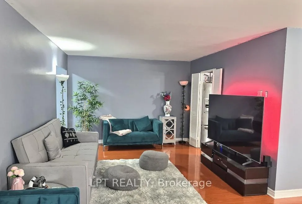 Photo 6 of Unit 1202, 1 Massey Square, Toronto, Crescent Town — HOMEH