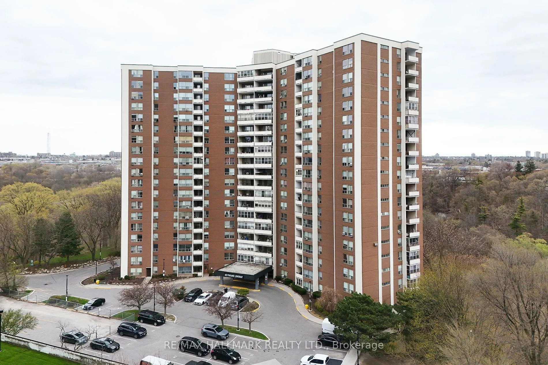 Front of Unit 1704, 60 Pavane Linkway Way
