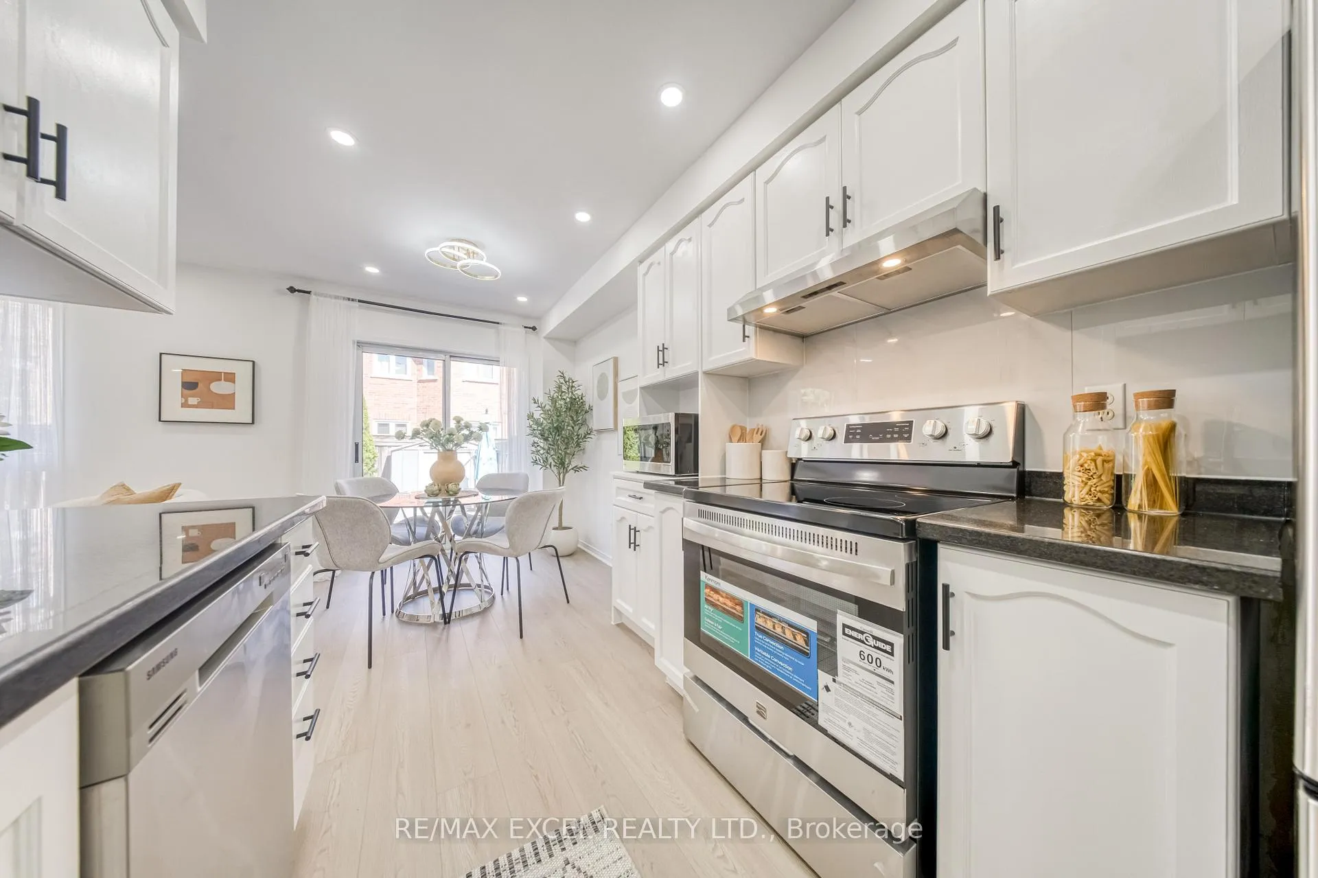 Photo 6 of 114 Michelle Drive, Vaughan, East Woodbridge — HOMEH