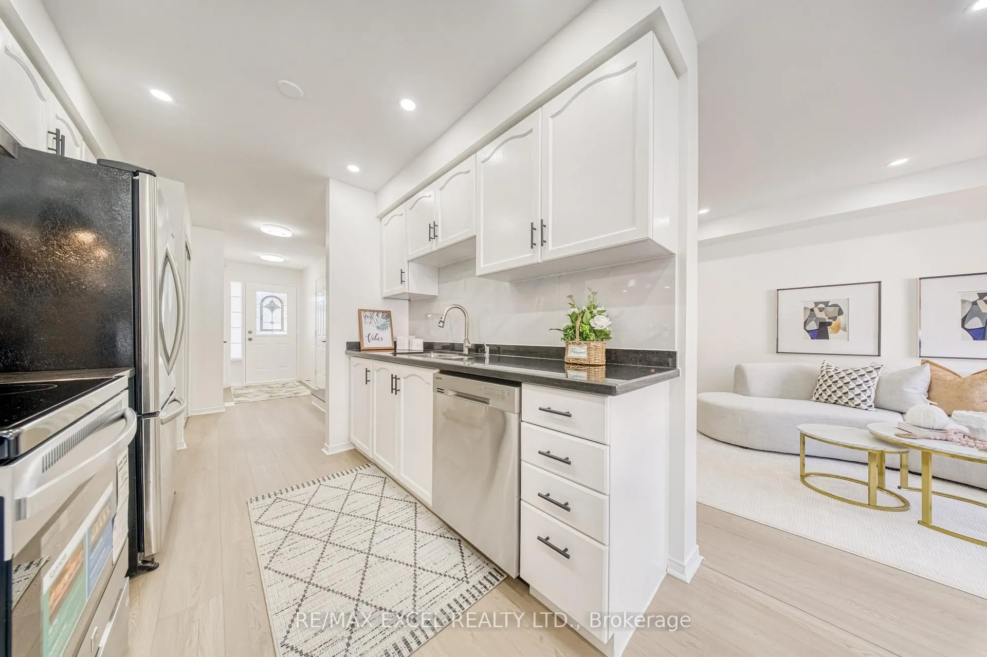 Photo 8 of 114 Michelle Drive, Vaughan, East Woodbridge — HOMEH