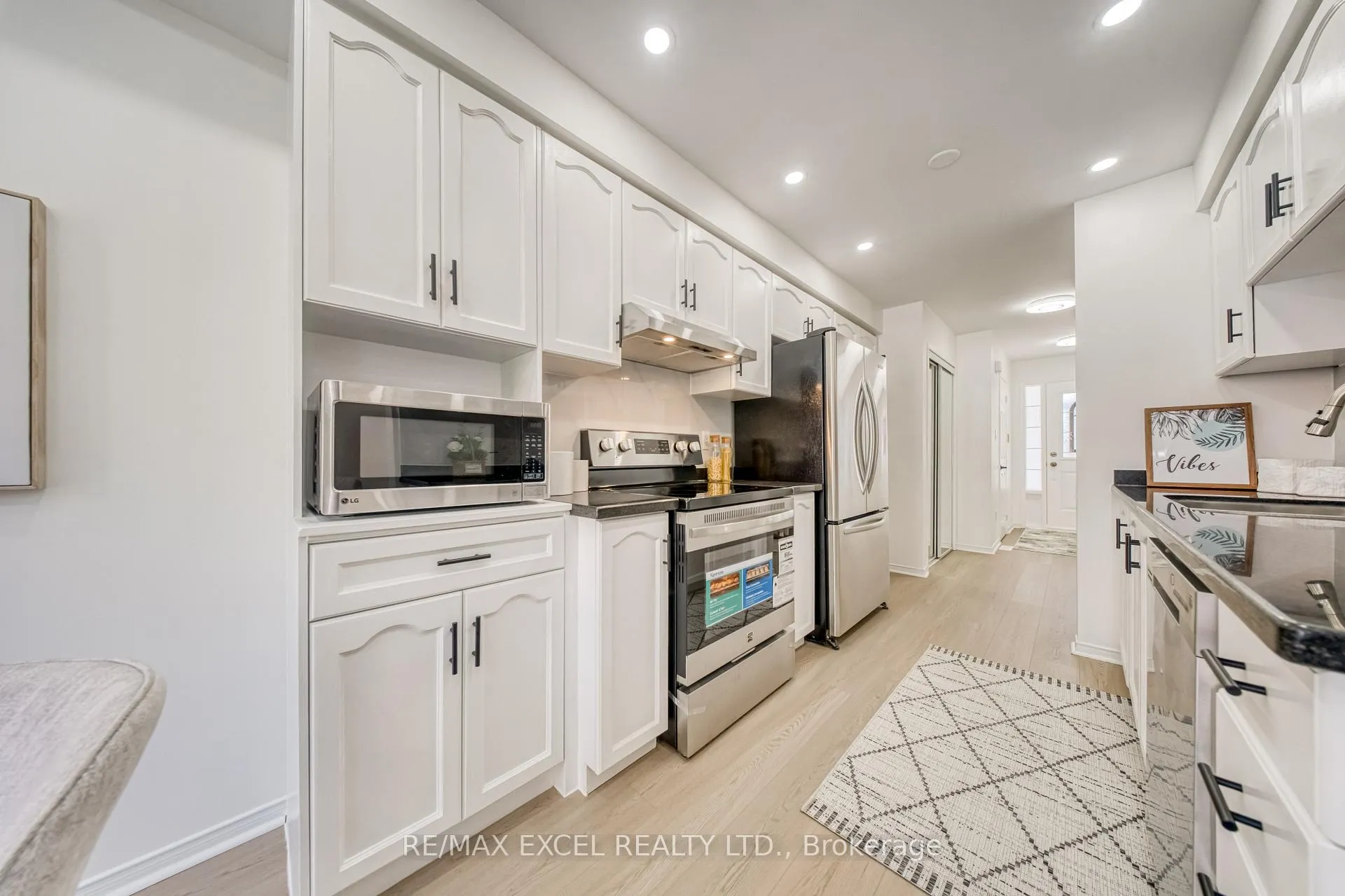 Photo 9 of 114 Michelle Drive, Vaughan, East Woodbridge — HOMEH