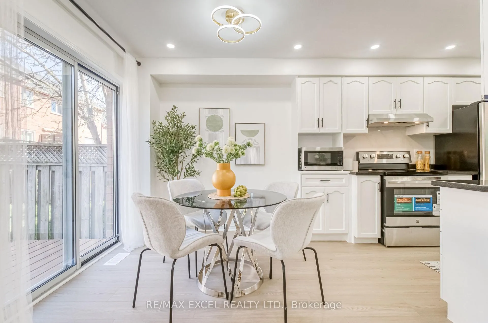 Photo 11 of 114 Michelle Drive, Vaughan, East Woodbridge — HOMEH