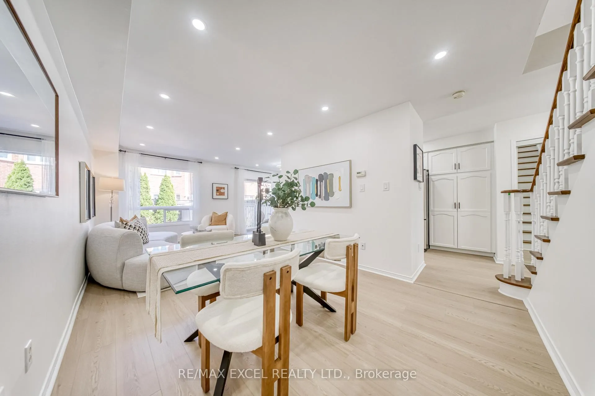Photo 14 of 114 Michelle Drive, Vaughan, East Woodbridge — HOMEH
