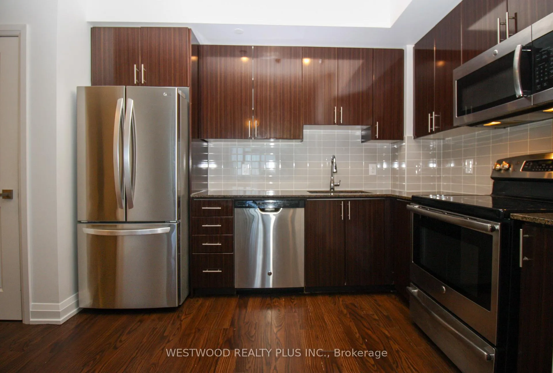 Photo 10 of Unit 1607, 7171 Yonge Street, Markham, Grandview — HOMEH