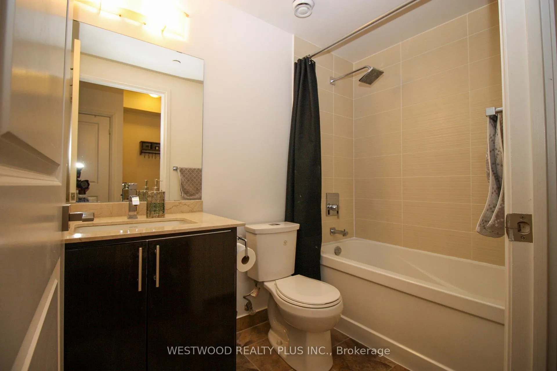 Photo 19 of Unit 1607, 7171 Yonge Street, Markham, Grandview — HOMEH