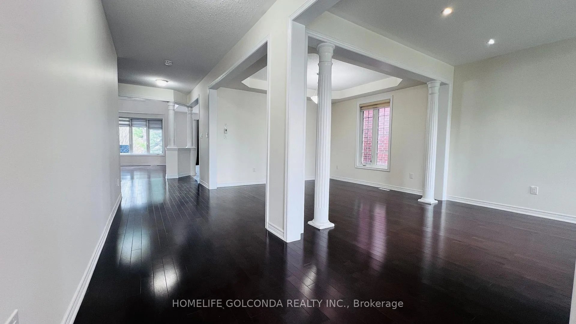 Photo 4 of 42 Pagnello Crescent, Markham, Box Grove — HOMEH