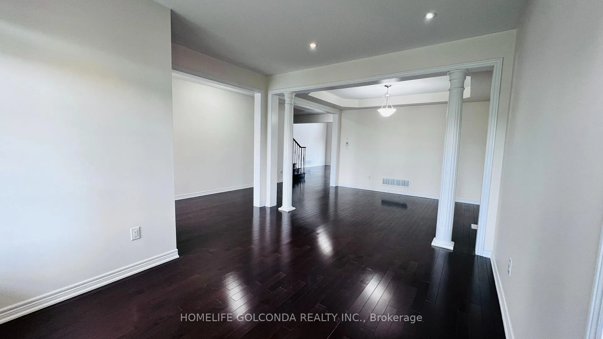 Photo 5 of 42 Pagnello Crescent, Markham, Box Grove — HOMEH