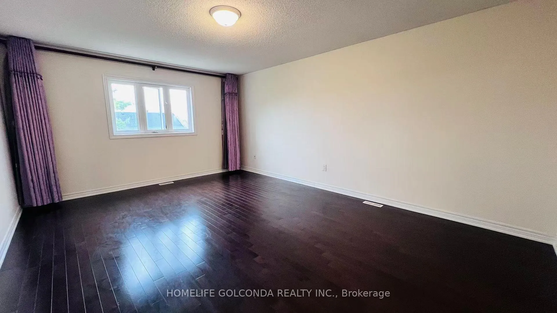 Photo 8 of 42 Pagnello Crescent, Markham, Box Grove — HOMEH