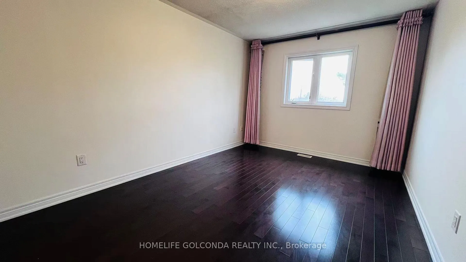 Photo 12 of 42 Pagnello Crescent, Markham, Box Grove — HOMEH