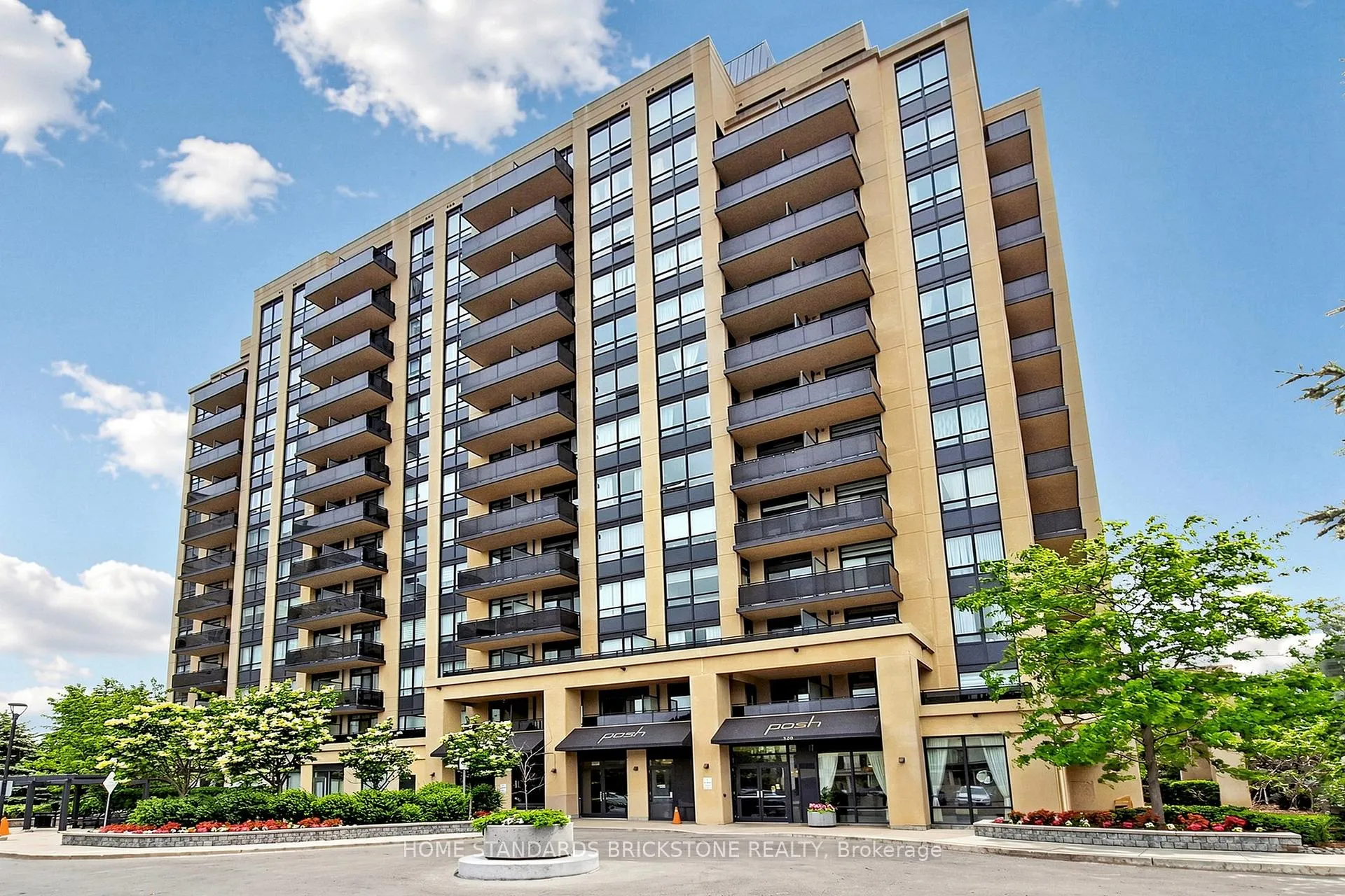 Front of Unit 511, 520 Steeles Avenue W