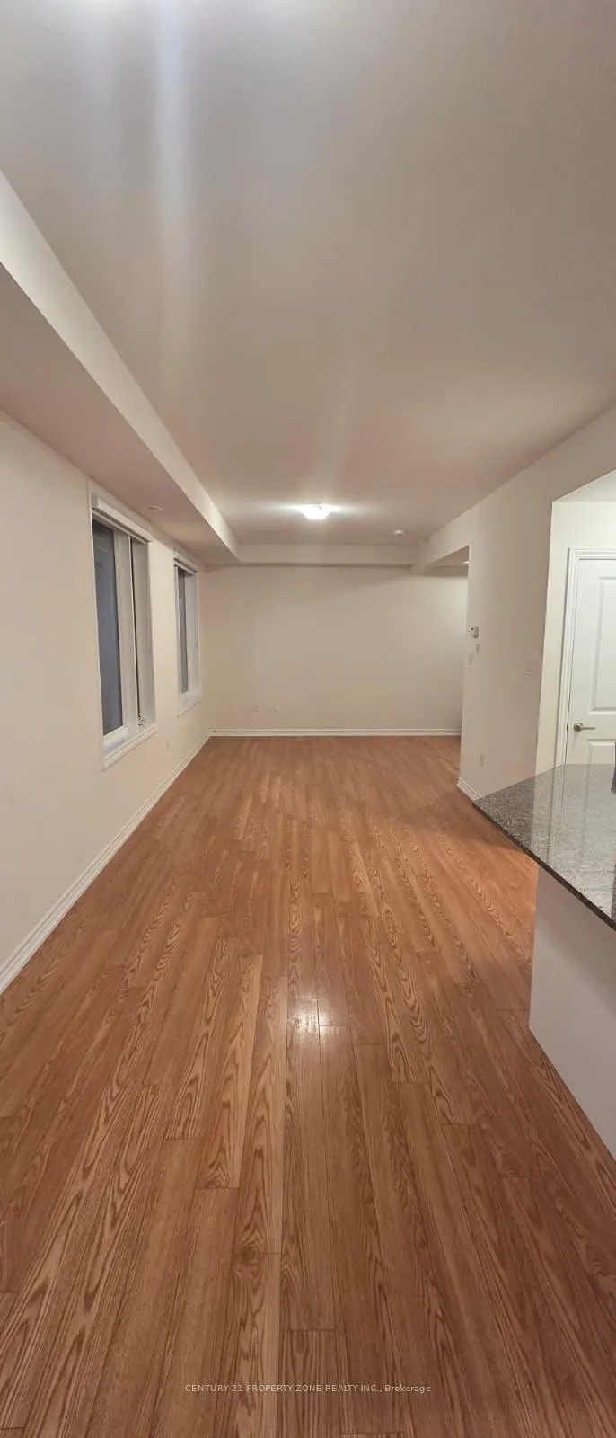 Photo 5 of 80 Knotsberry Circle, Brampton, Bram West — HOMEH