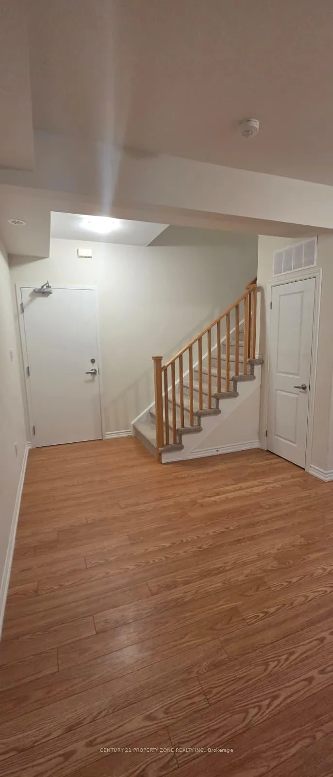 Photo 6 of 80 Knotsberry Circle, Brampton, Bram West — HOMEH