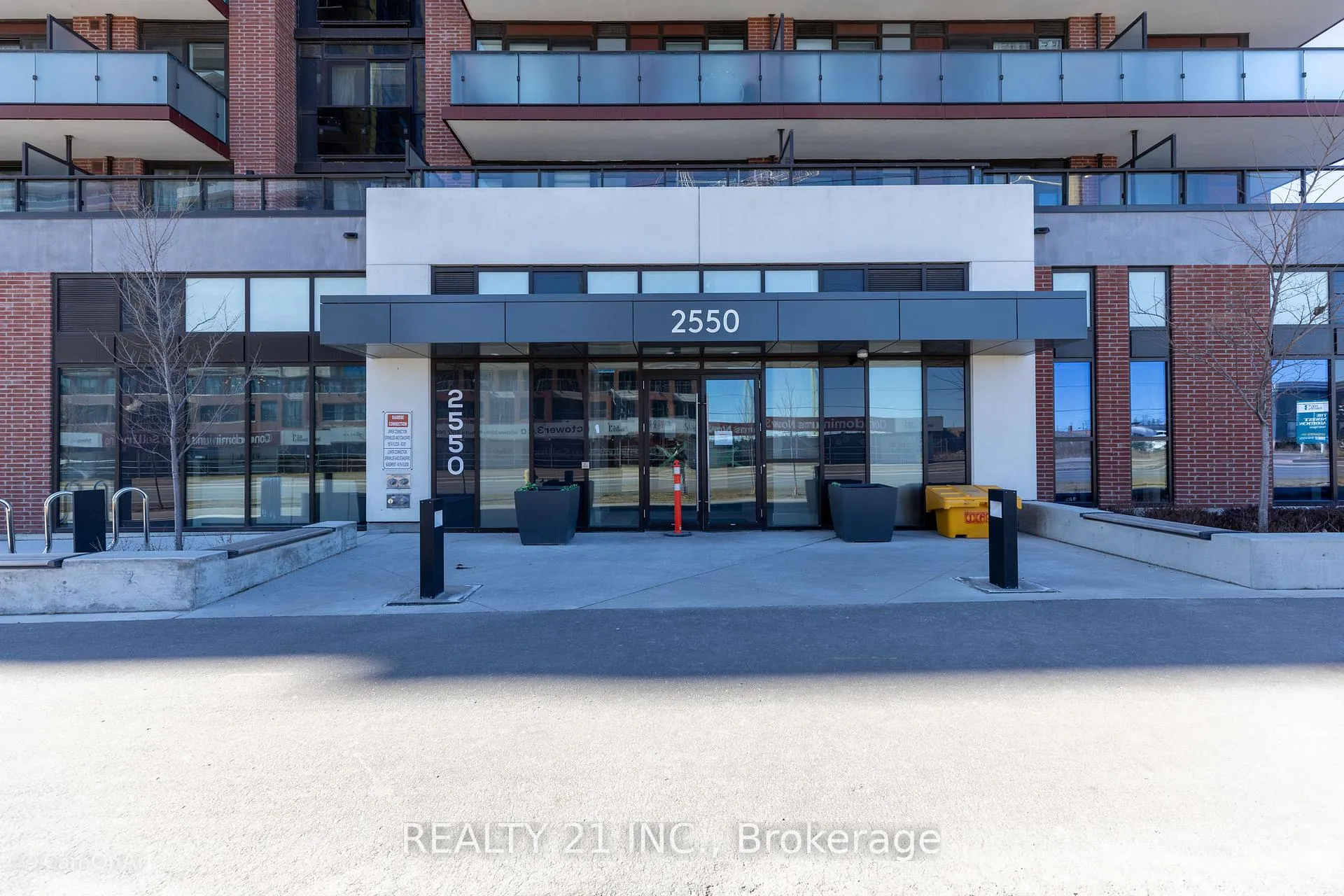 Front of Unit 2413, 2550 Simcoe Street N