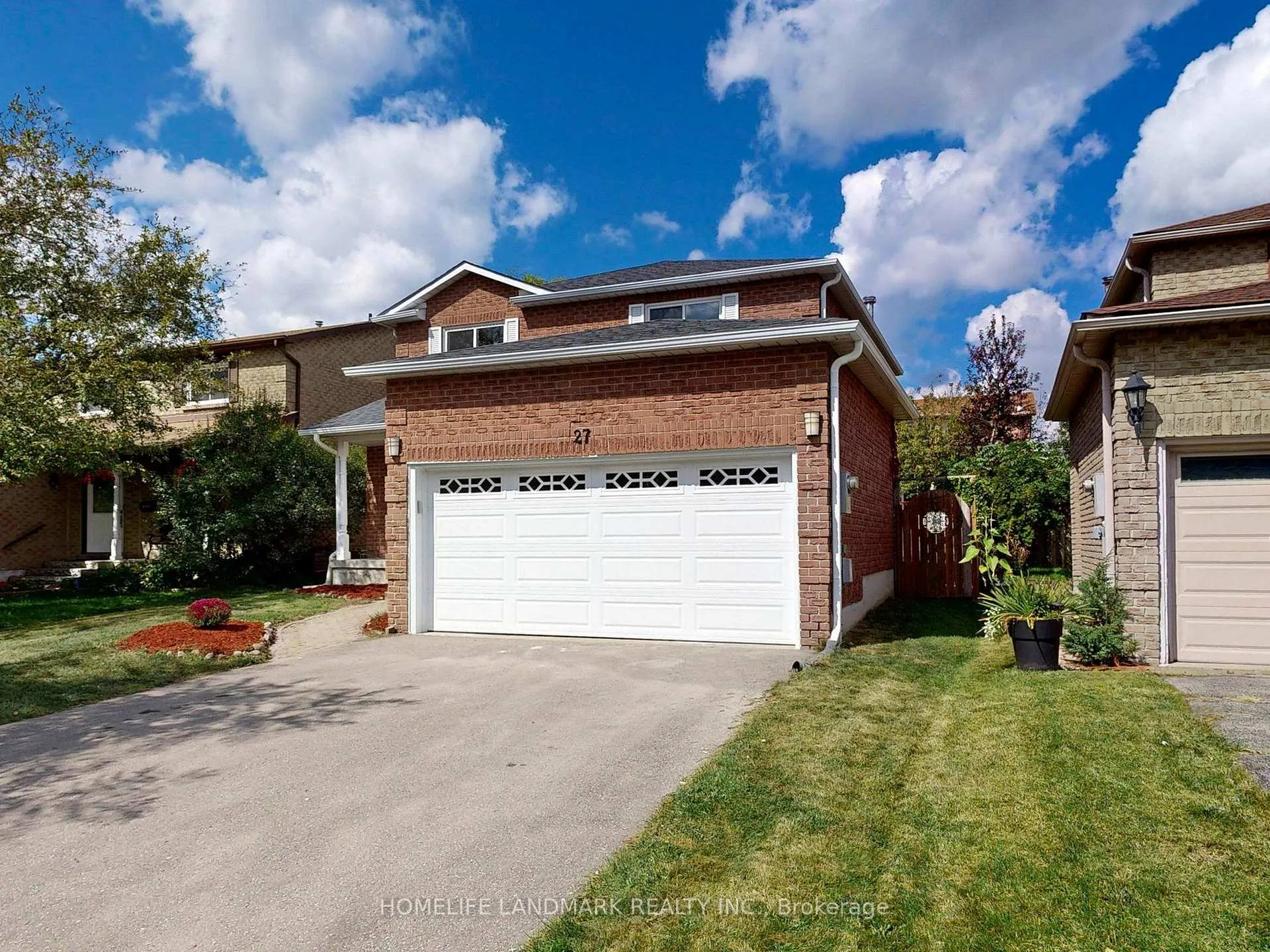 Photo 2 of 27 Penny Crescent, Markham, Markham Village — HOMEH