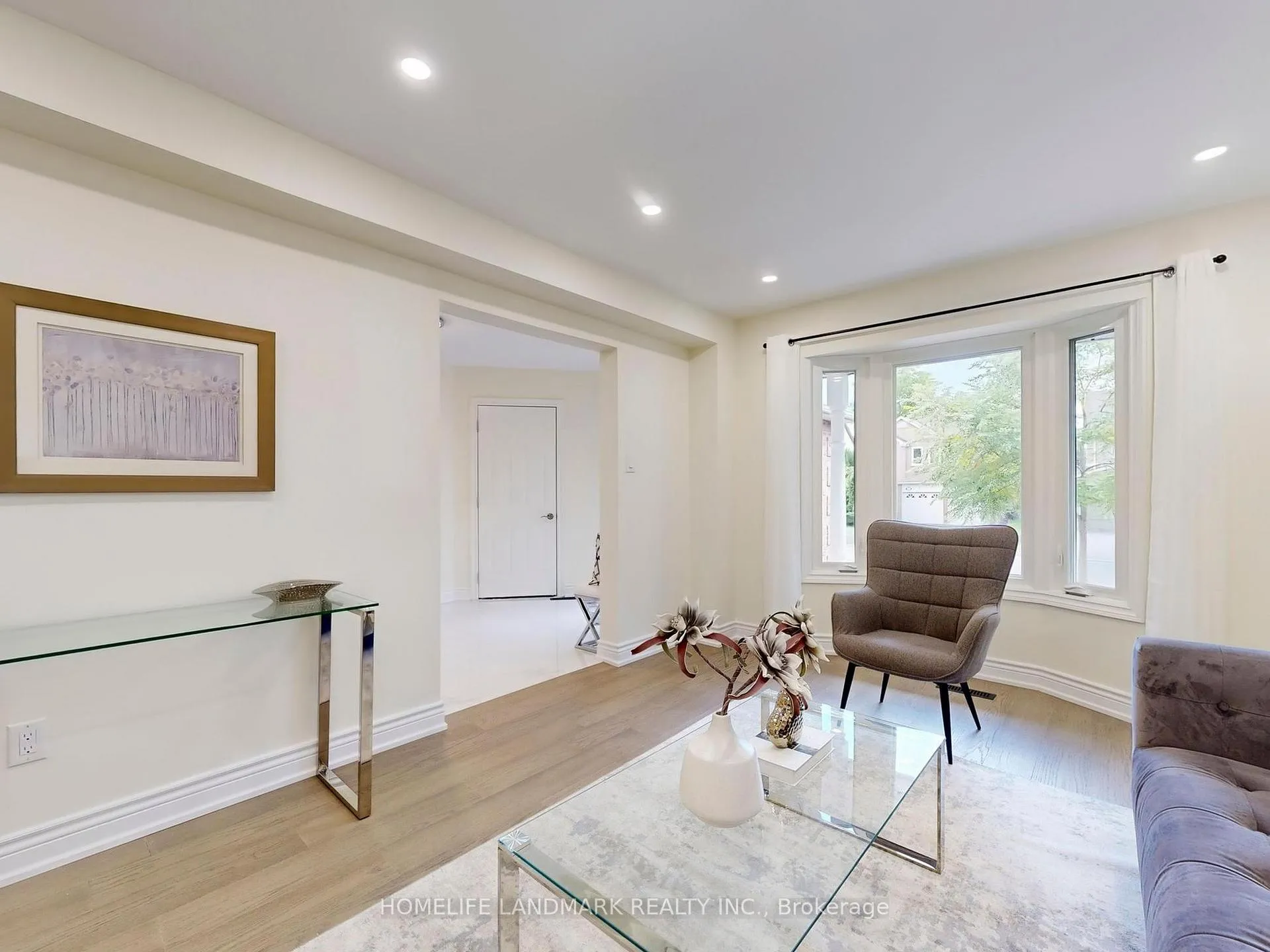 Photo 6 of 27 Penny Crescent, Markham, Markham Village — HOMEH