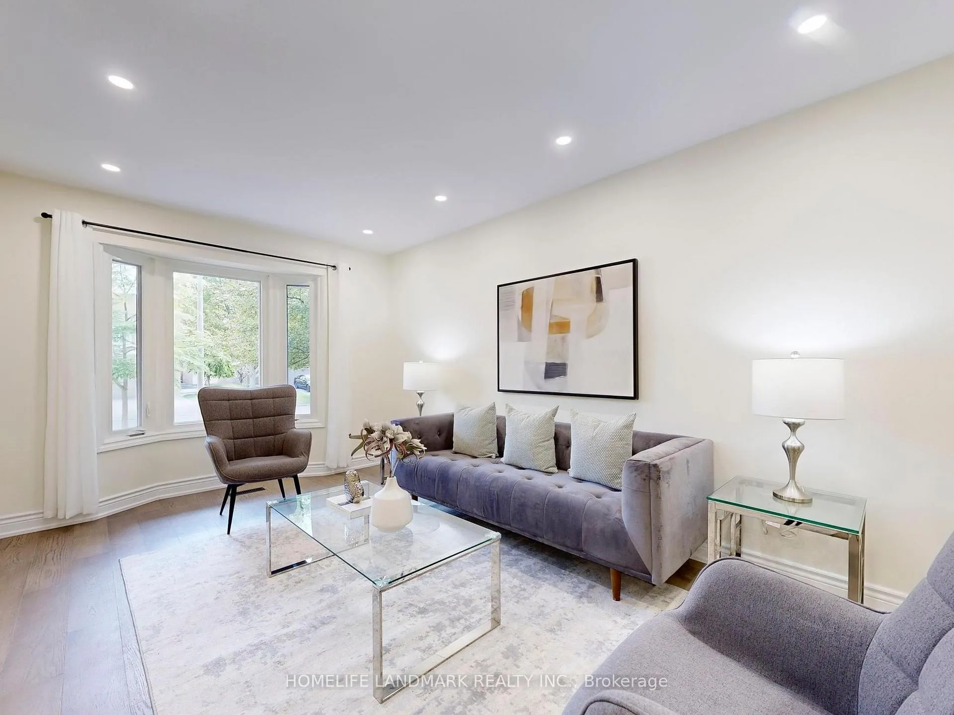 Photo 7 of 27 Penny Crescent, Markham, Markham Village — HOMEH