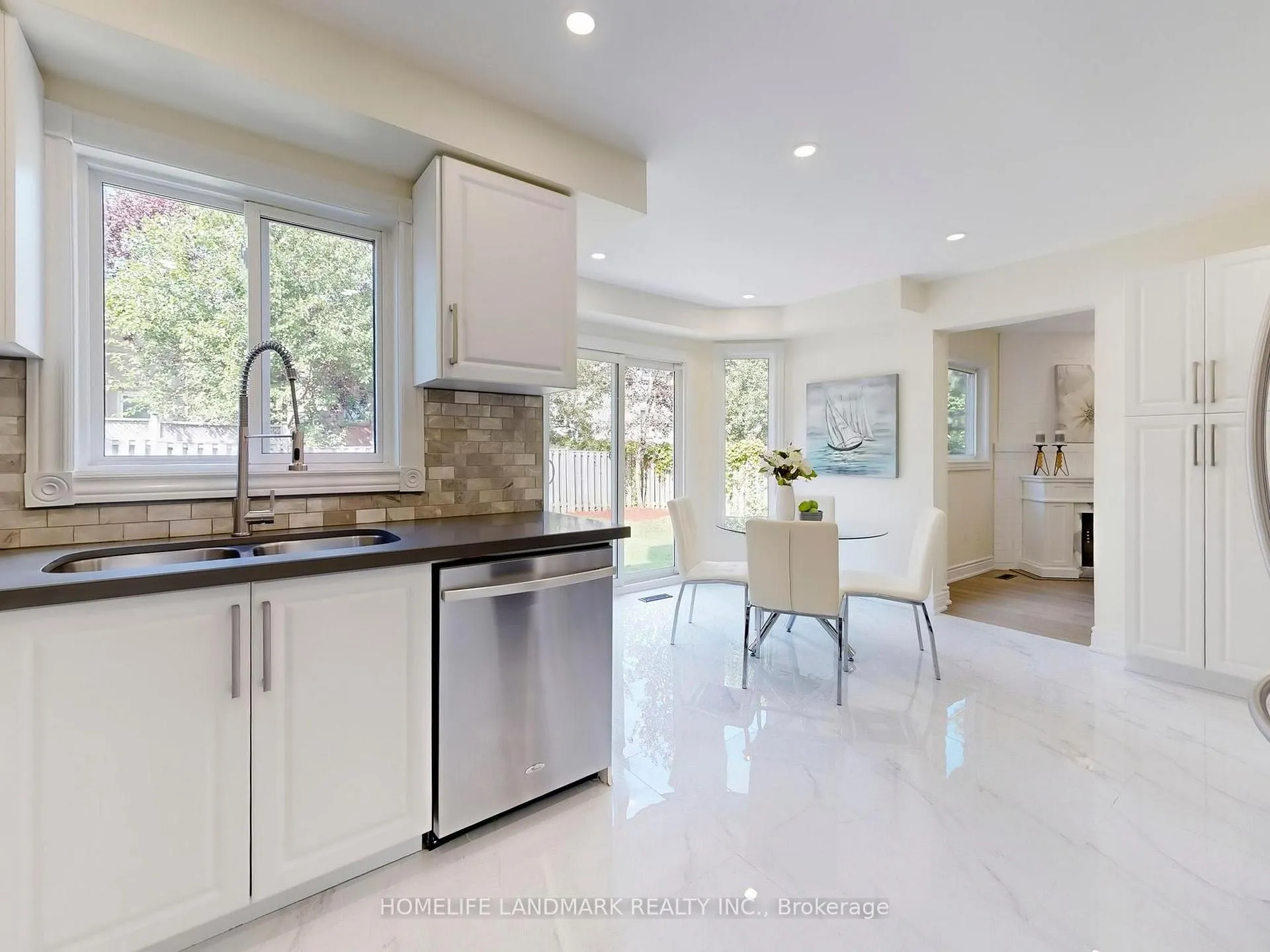 Photo 14 of 27 Penny Crescent, Markham, Markham Village — HOMEH