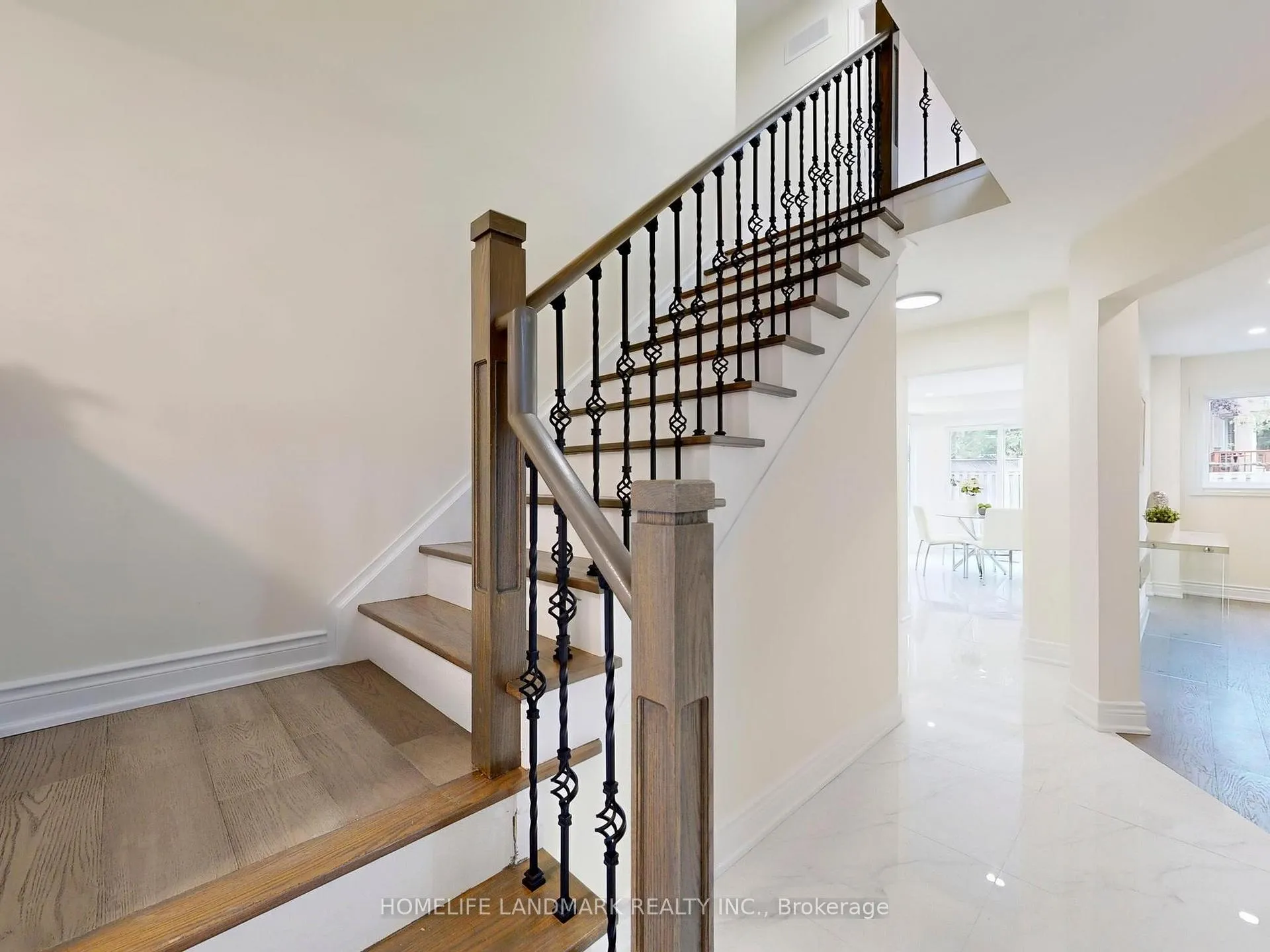 Photo 20 of 27 Penny Crescent, Markham, Markham Village — HOMEH