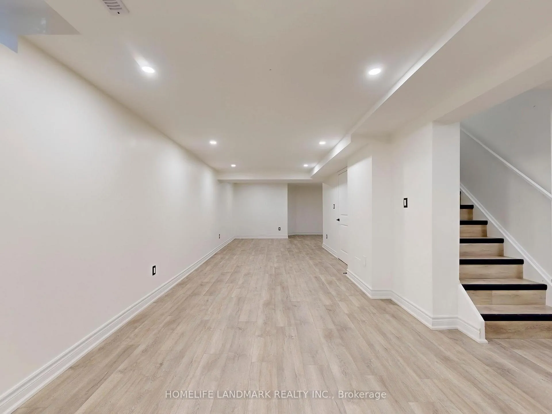 Photo 32 of 27 Penny Crescent, Markham, Markham Village — HOMEH