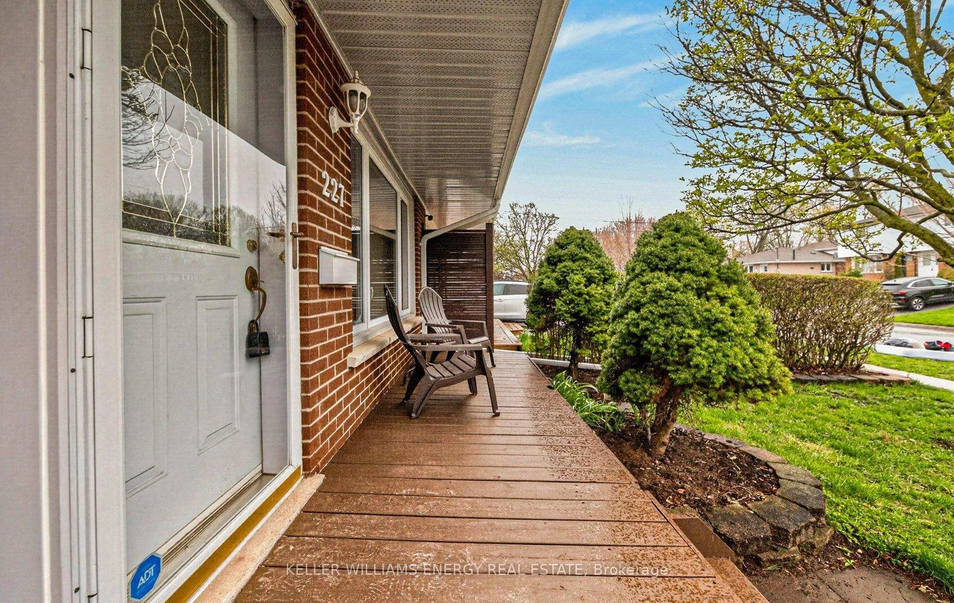 Photo 3 of 227 Durham Street, Oshawa, Vanier — HOMEH