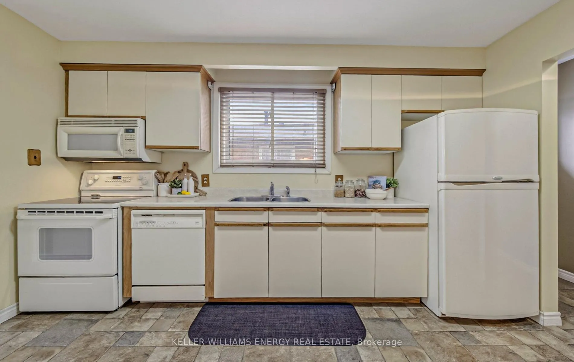 Photo 20 of 227 Durham Street, Oshawa, Vanier — HOMEH