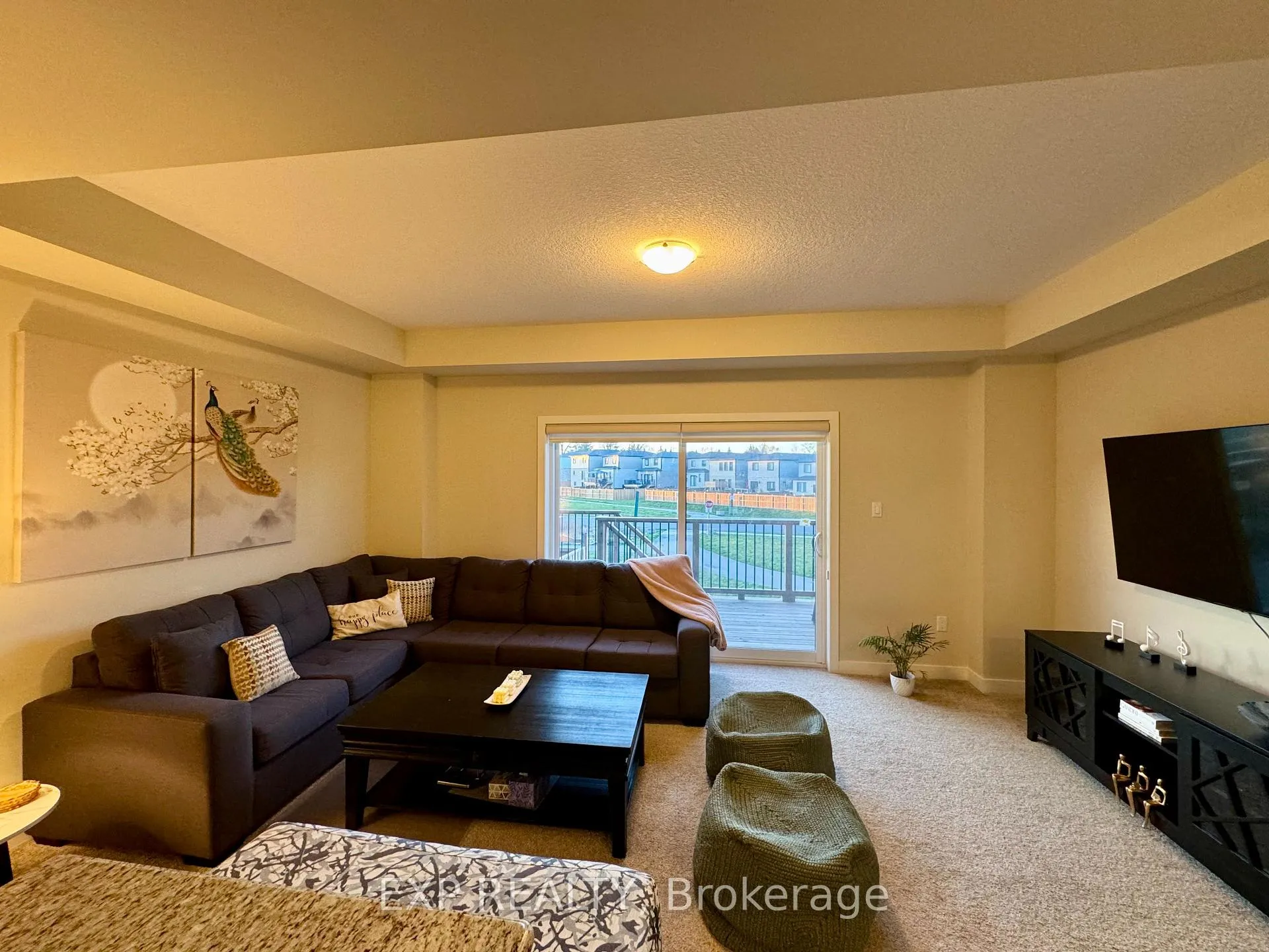 Photo 3 of 897 Robert Ferrie Drive, Kitchener, Doon South — HOMEH