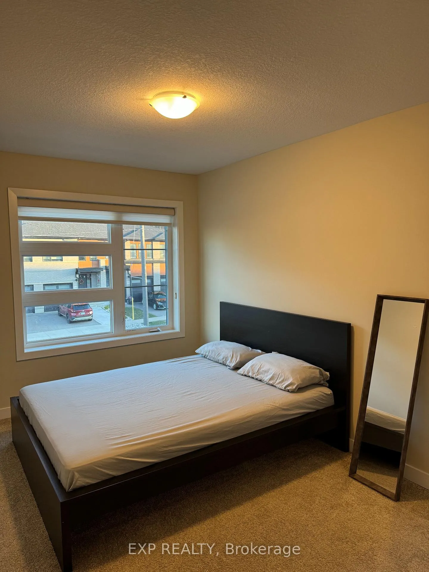 Photo 13 of 897 Robert Ferrie Drive, Kitchener, Doon South — HOMEH