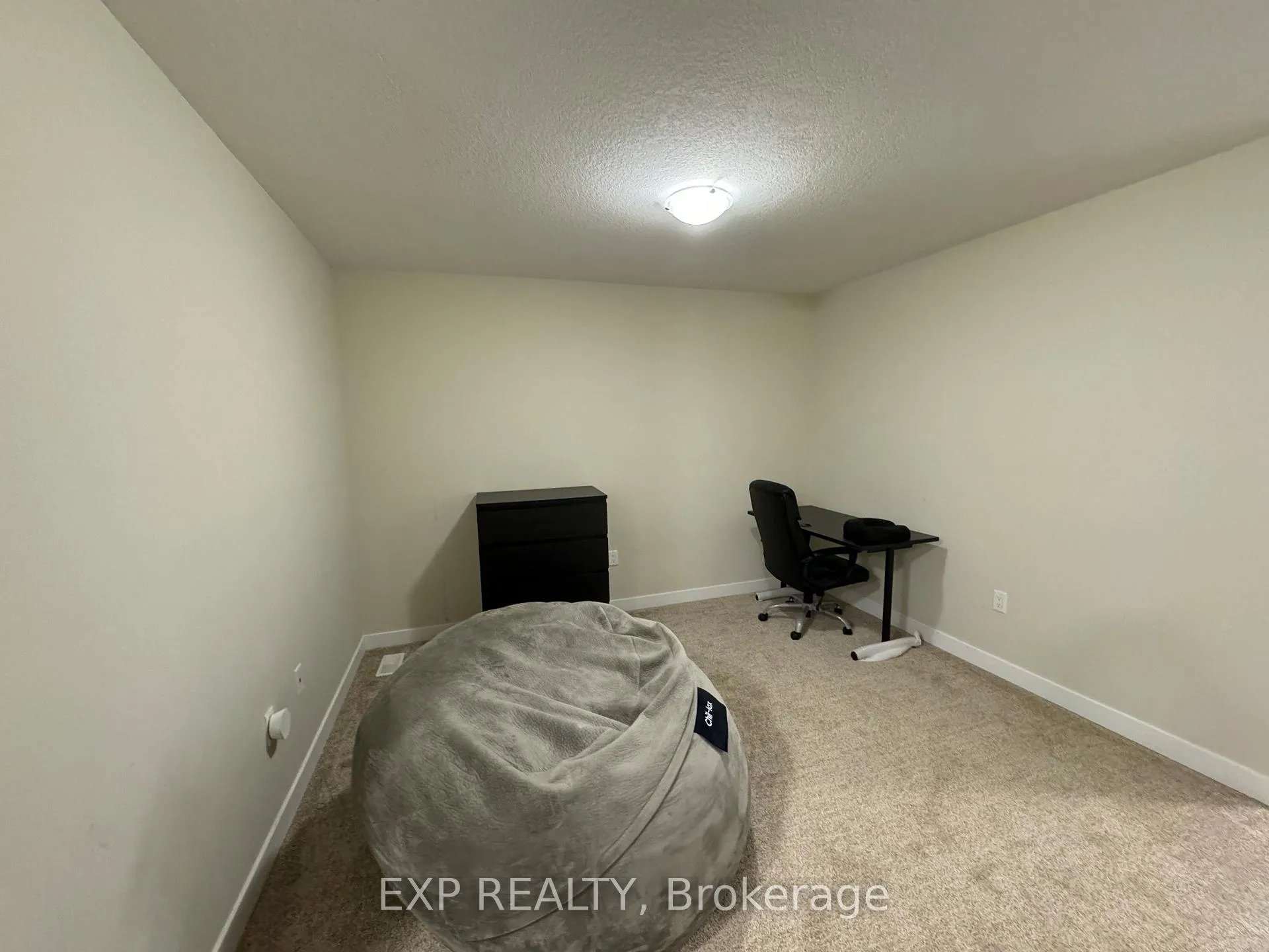 Photo 15 of 897 Robert Ferrie Drive, Kitchener, Doon South — HOMEH
