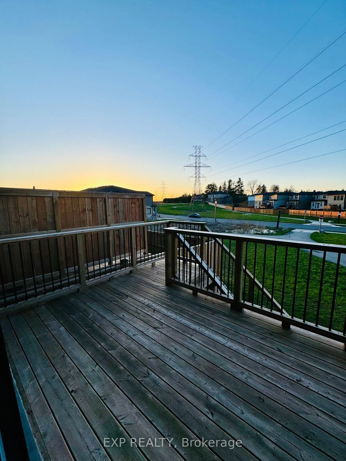 Photo 16 of 897 Robert Ferrie Drive, Kitchener, Doon South — HOMEH