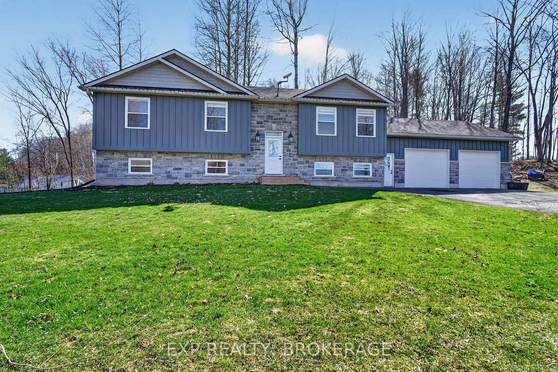 Photo 2 of 5576 Mcfadden Road, Frontenac, Frontenac South — HOMEH