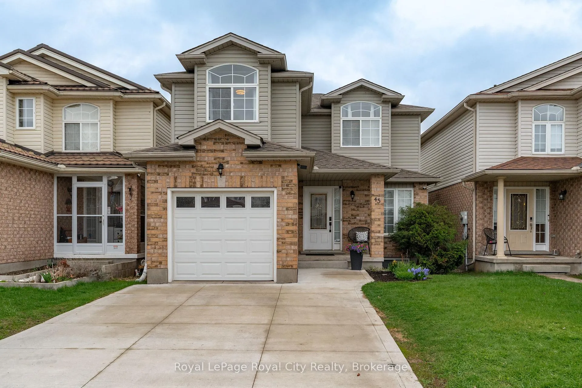 Photo 1 of 45 Doyle Drive, Guelph, Clairfields/Hanlon Business Park — HOMEH
