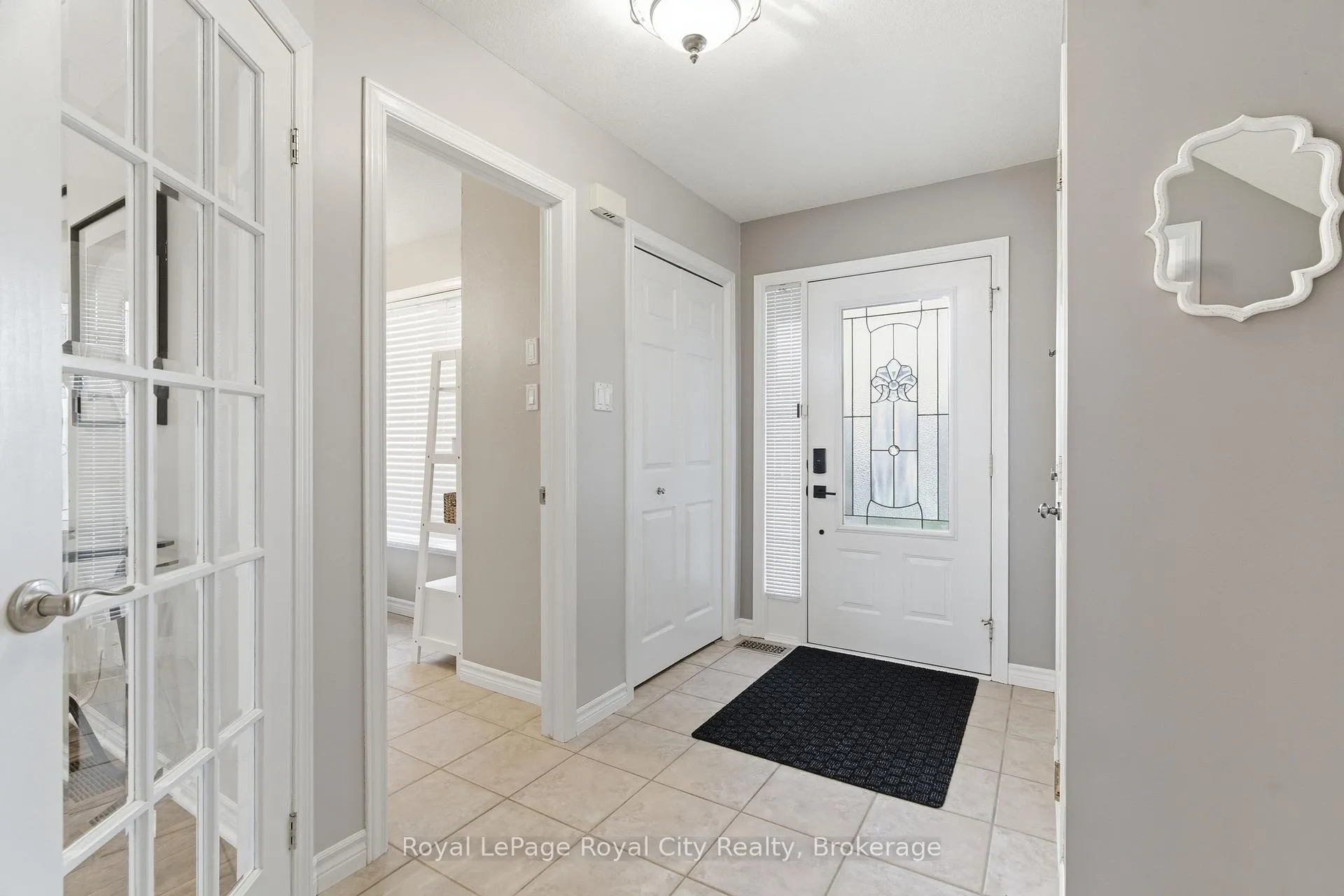 Photo 4 of 45 Doyle Drive, Guelph, Clairfields/Hanlon Business Park — HOMEH