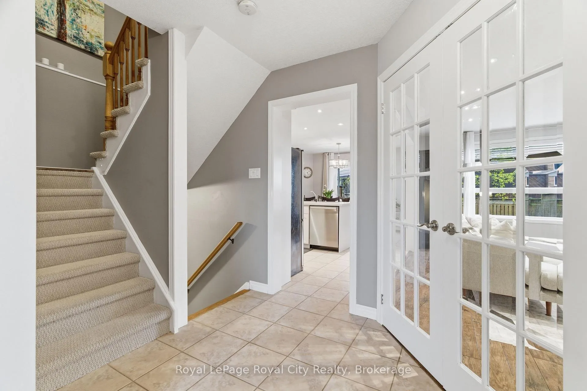 Photo 5 of 45 Doyle Drive, Guelph, Clairfields/Hanlon Business Park — HOMEH
