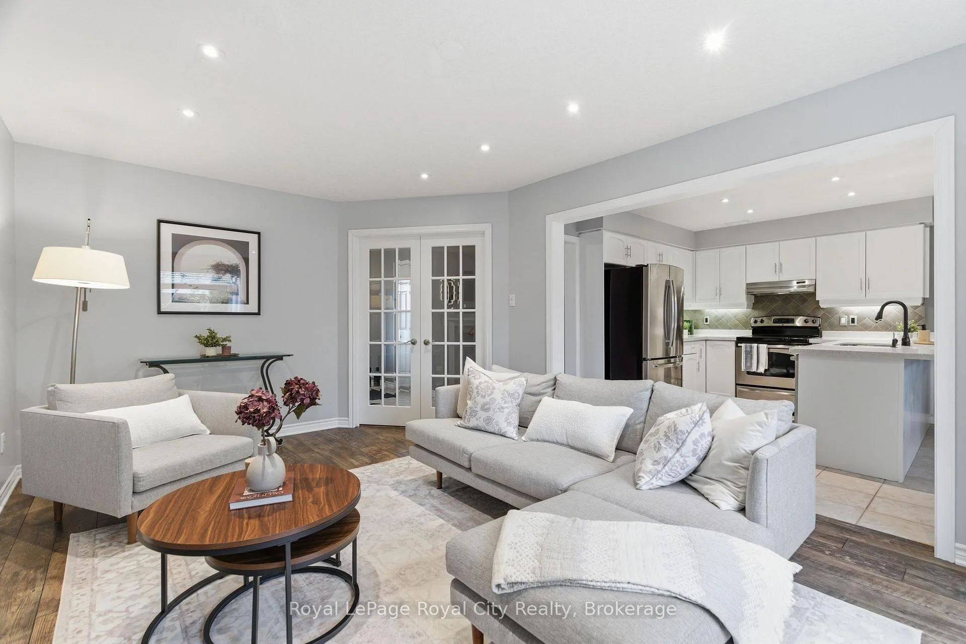 Photo 12 of 45 Doyle Drive, Guelph, Clairfields/Hanlon Business Park — HOMEH