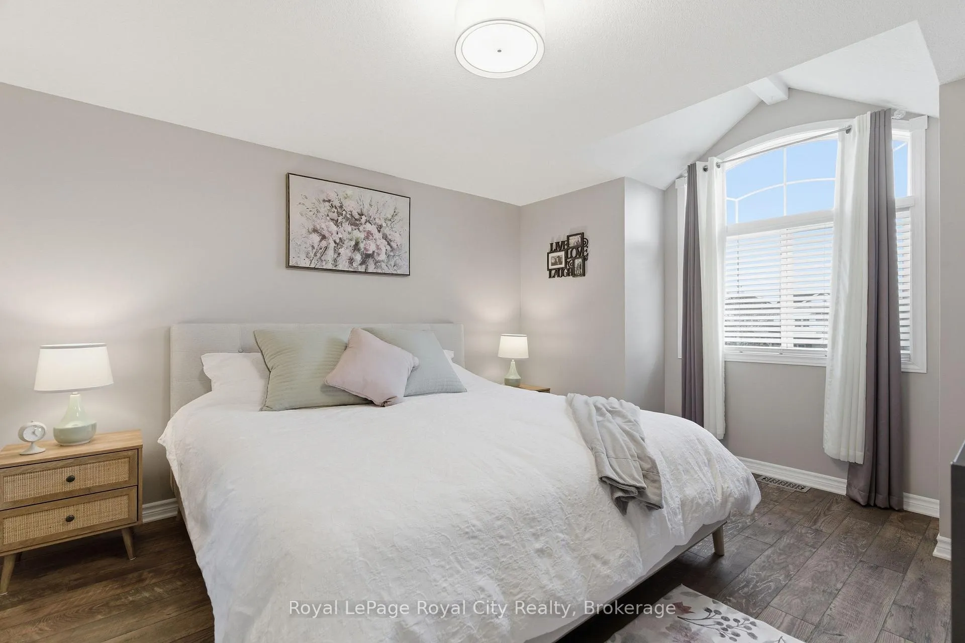 Photo 17 of 45 Doyle Drive, Guelph, Clairfields/Hanlon Business Park — HOMEH