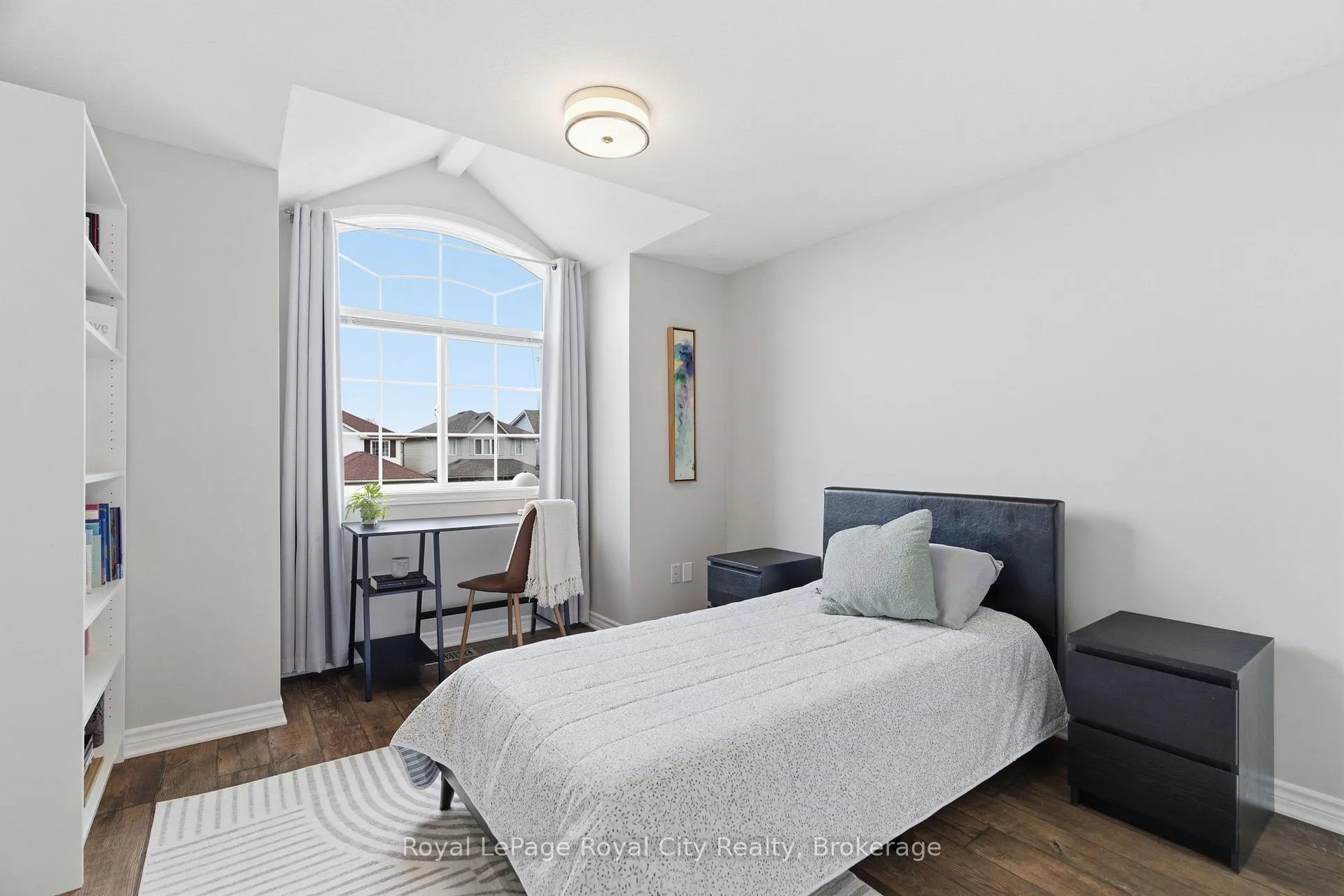 Photo 22 of 45 Doyle Drive, Guelph, Clairfields/Hanlon Business Park — HOMEH