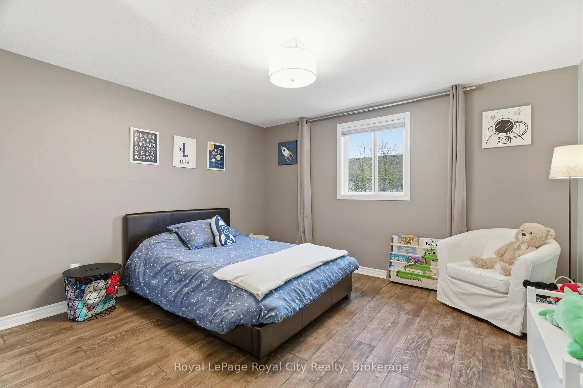 Photo 24 of 45 Doyle Drive, Guelph, Clairfields/Hanlon Business Park — HOMEH