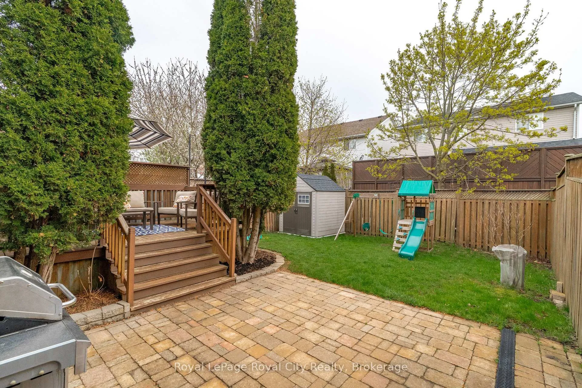 Photo 37 of 45 Doyle Drive, Guelph, Clairfields/Hanlon Business Park — HOMEH